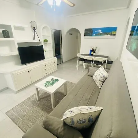 Lovely Ground Floor 5 Min From The *