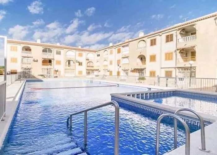 Lovely Ground Floor 5 Min From The *