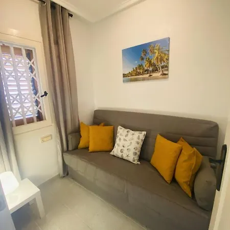 דירה Lovely Ground Floor 5 Min From The *
